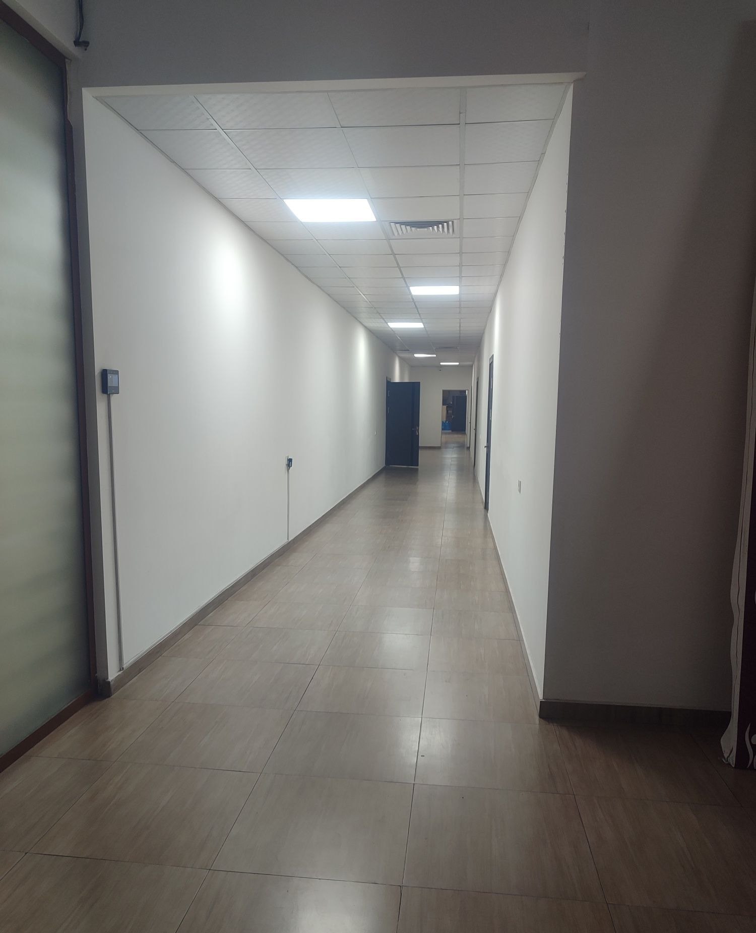 Sotiladi tijorat binosi, 844 m² · Yunusobod — surat 2
