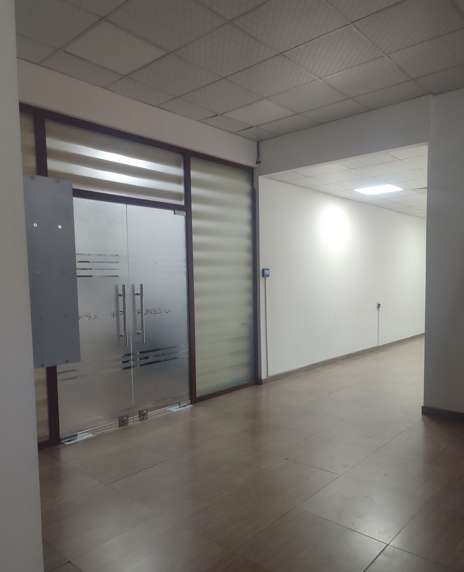 Sotiladi tijorat binosi, 844 m² · Yunusobod — surat 3