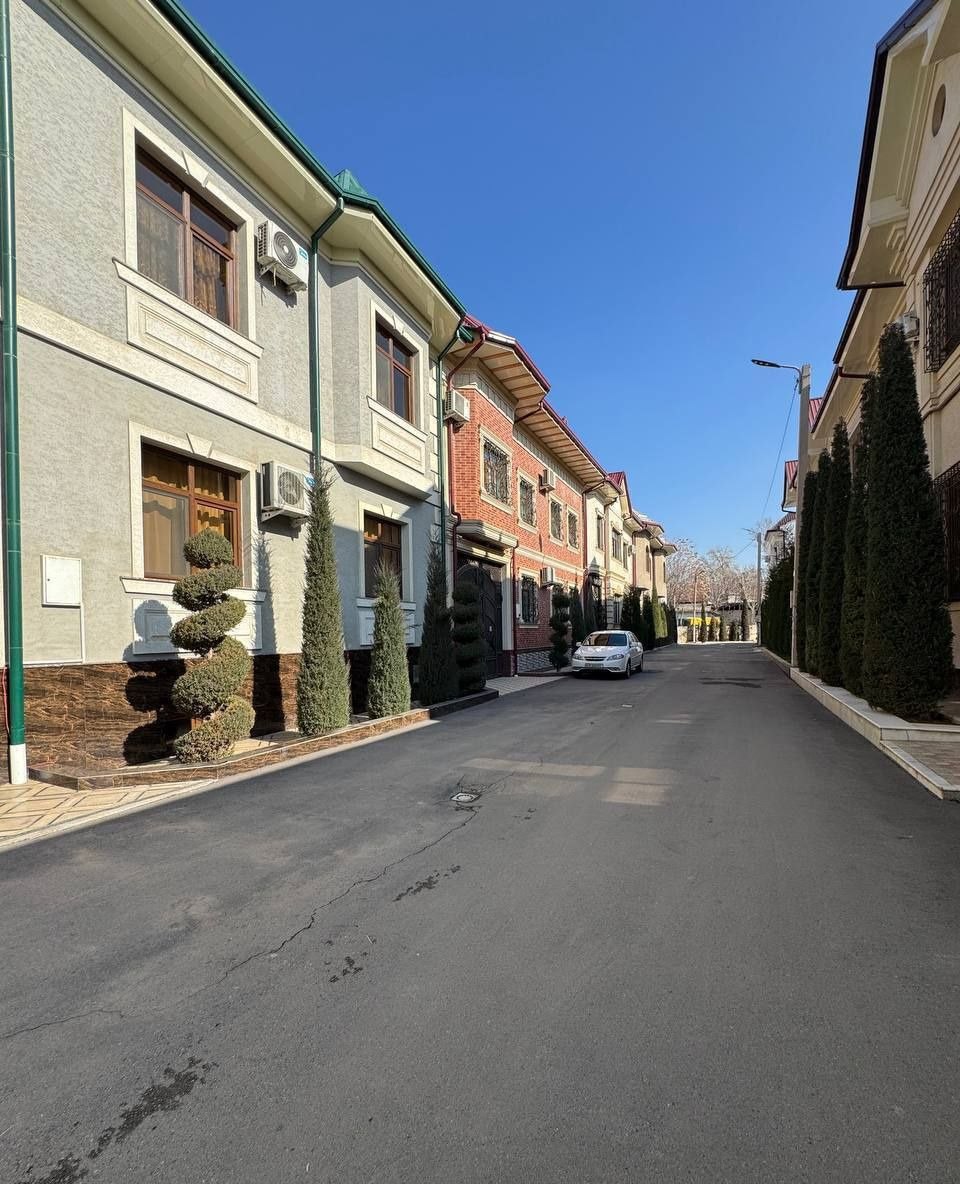Sotiladi 7 xonali hovli, 300 m² · Yunusobod — surat 1