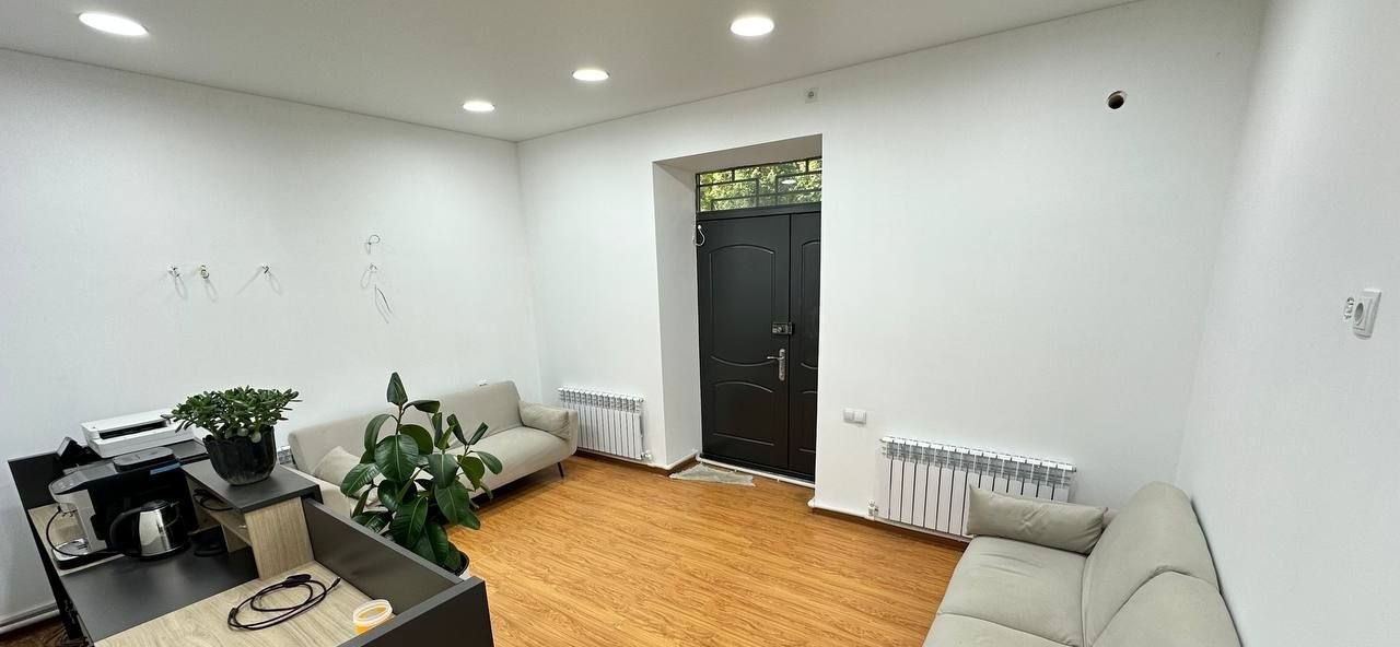 Ijaraga tijorat binosi, 150 m² · Yakkasaroy — surat 2