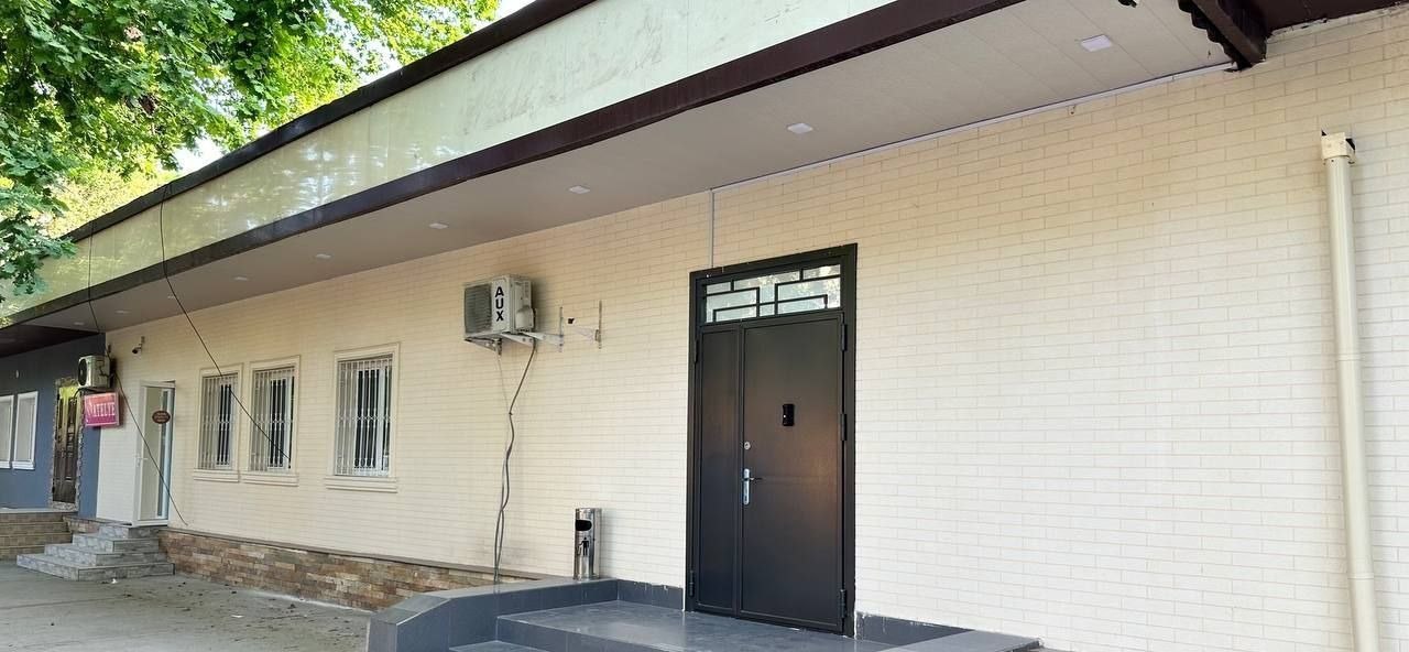 Ijaraga tijorat binosi, 150 m² · Yakkasaroy — surat 1