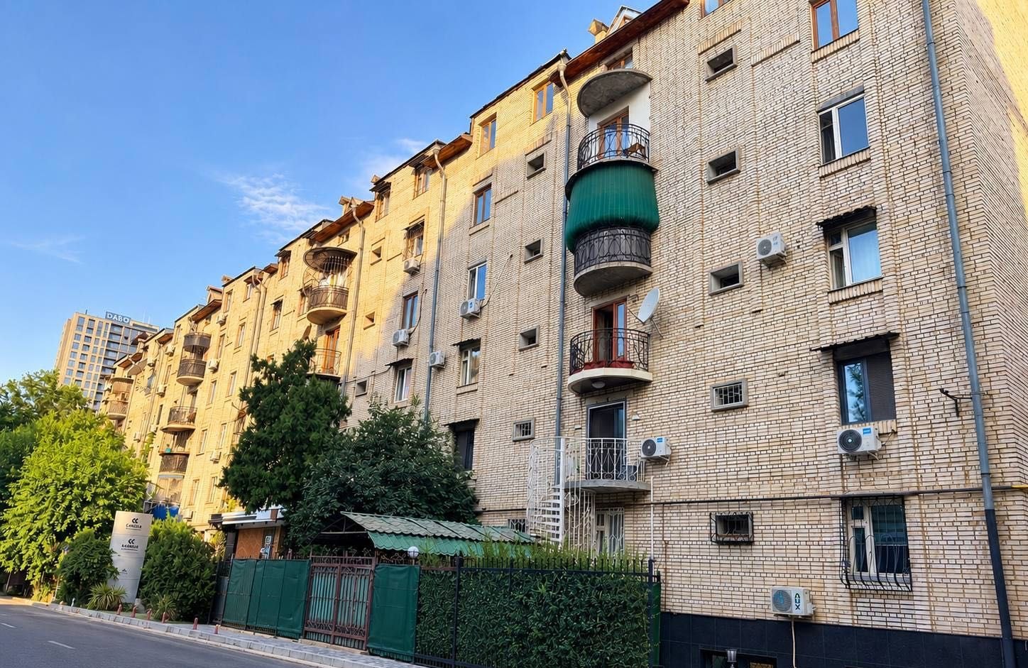 Продаётся 4-комн. квартира, 442 м² · Мирабад — фото 1