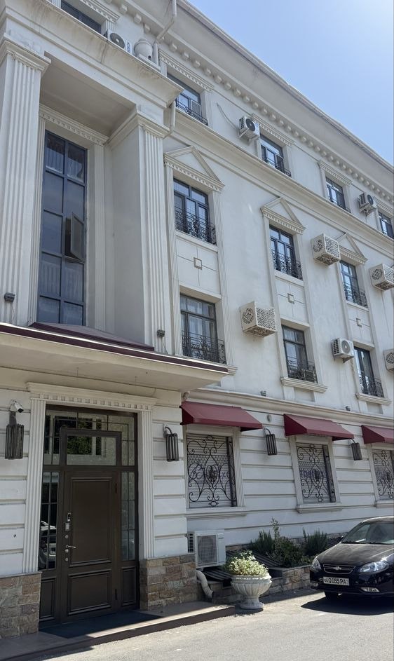 For rent commercial space, 200 m² · Mirabad — photo 1