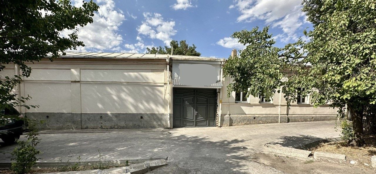 For sale 10-room house · Yunusabad — photo 1