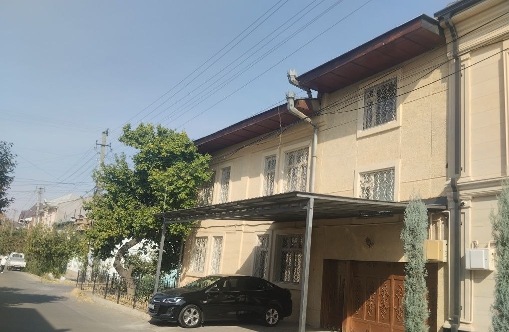 For sale 13-room house, 1 m² · Yakkasaray — photo 1